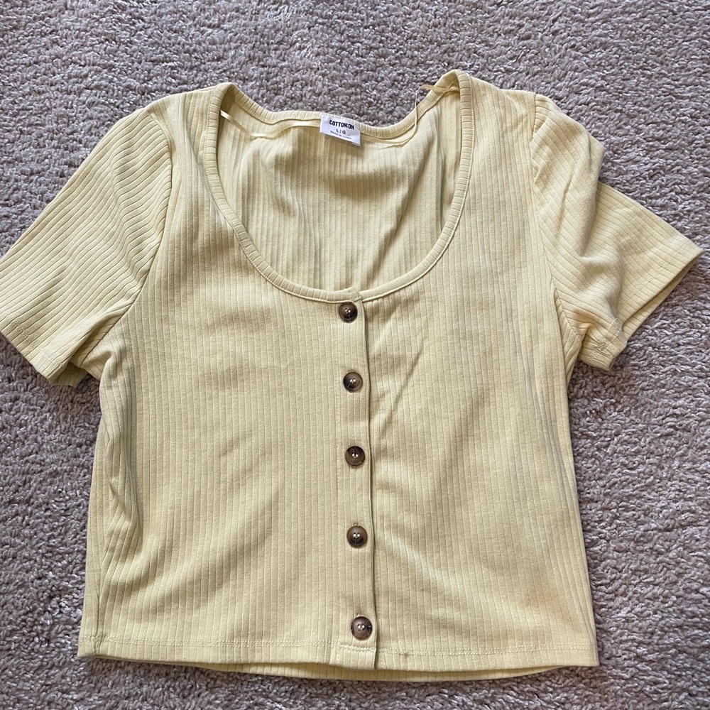 Cropped Yellow Tee. From Cotton On. Size Large